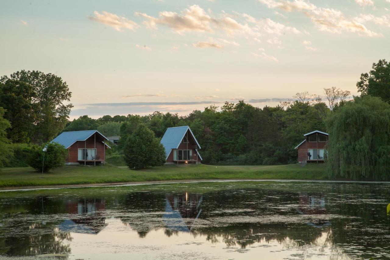 Отель Serenity Springs - Michigan City Springfield Экстерьер фото